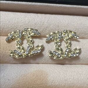 Chic Gold and rhinestone Women's Earrings